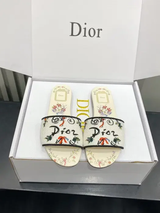 Dior image 0