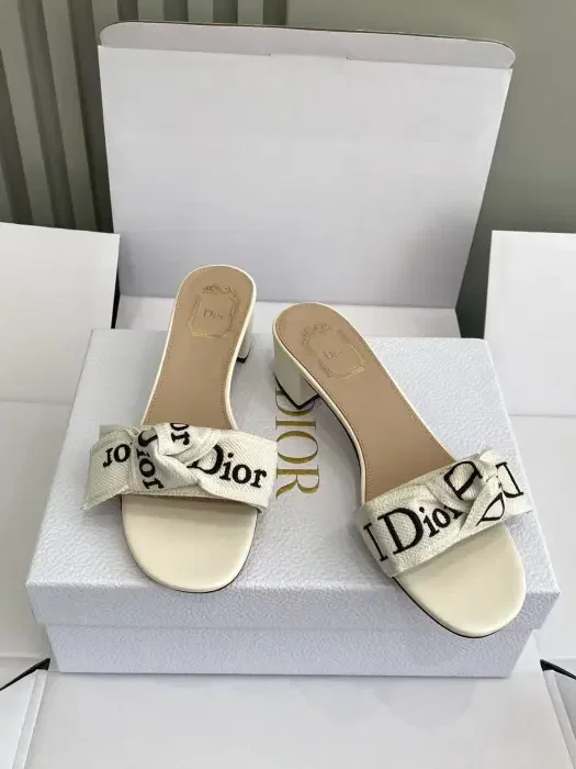 Dior image 3