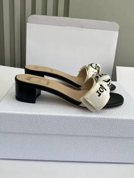Dior image 1