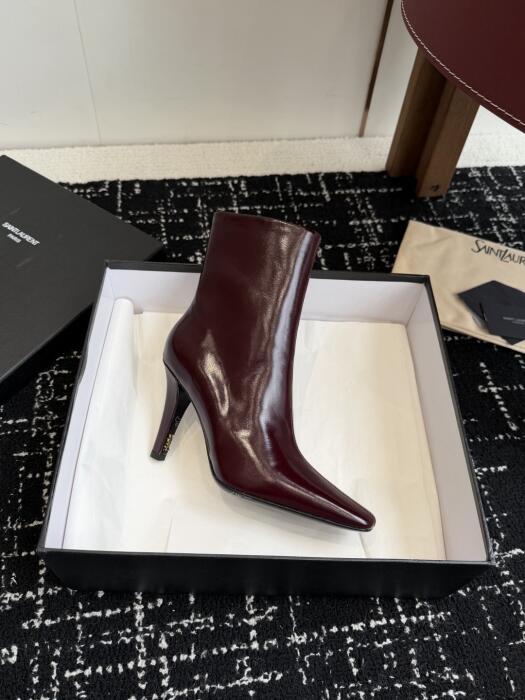 Saint Laurent image 5