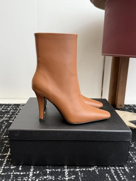 Saint Laurent image 1