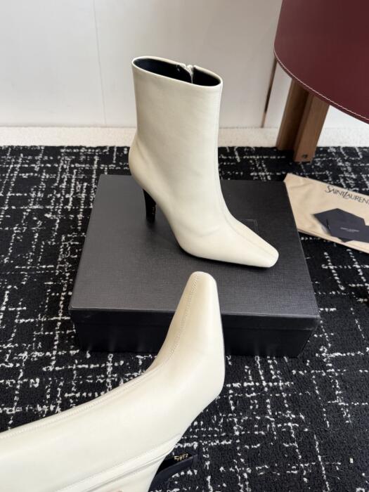 Saint Laurent image 6