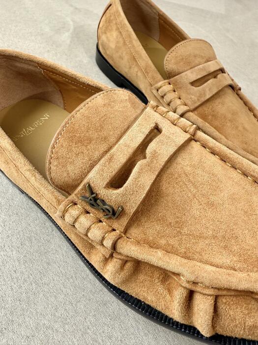 Saint Laurent image 4