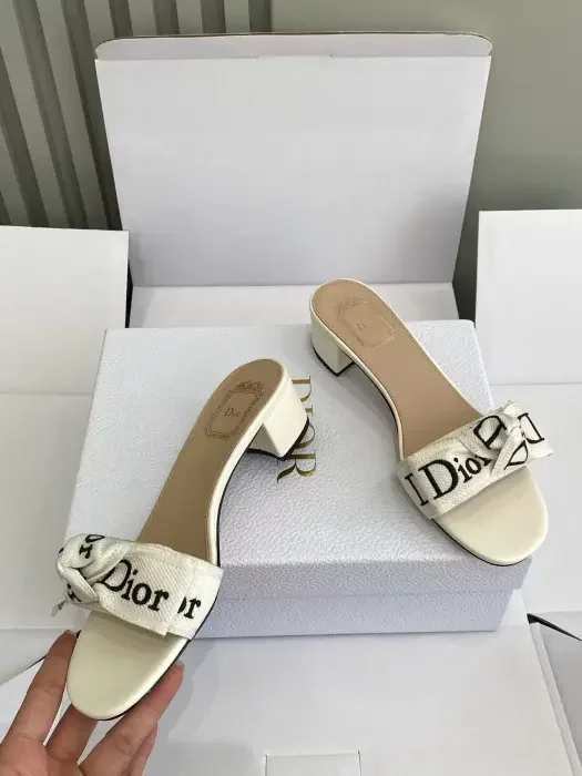 Dior image 1