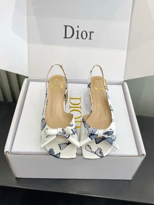 Dior image 0