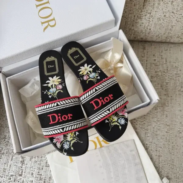 Dior image 0