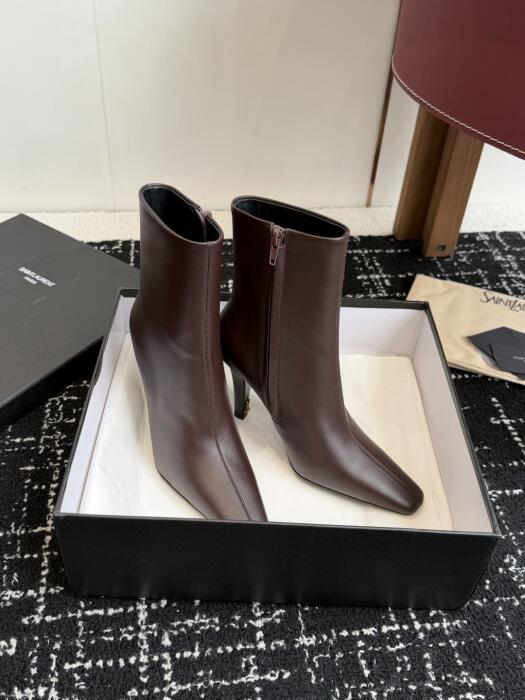 Saint Laurent image 2