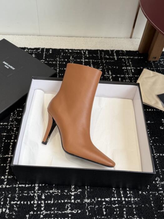 Saint Laurent image 5