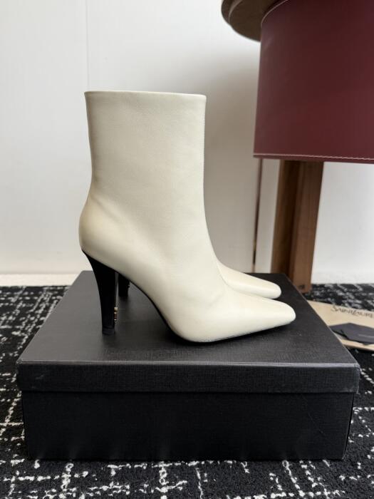 Saint Laurent image 1