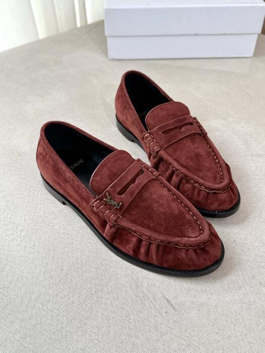 Saint Laurent image 2