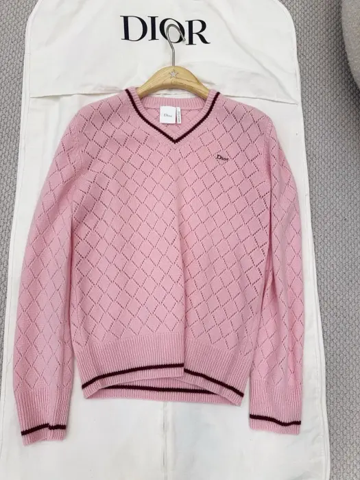 Dior image 0