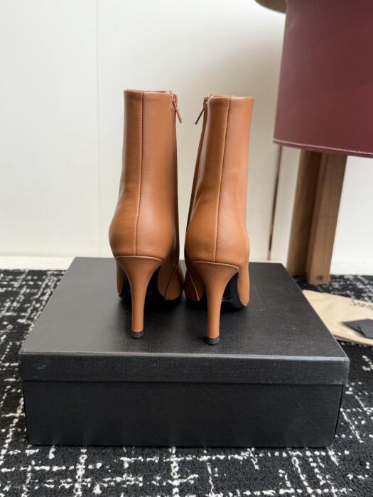 Saint Laurent image 7