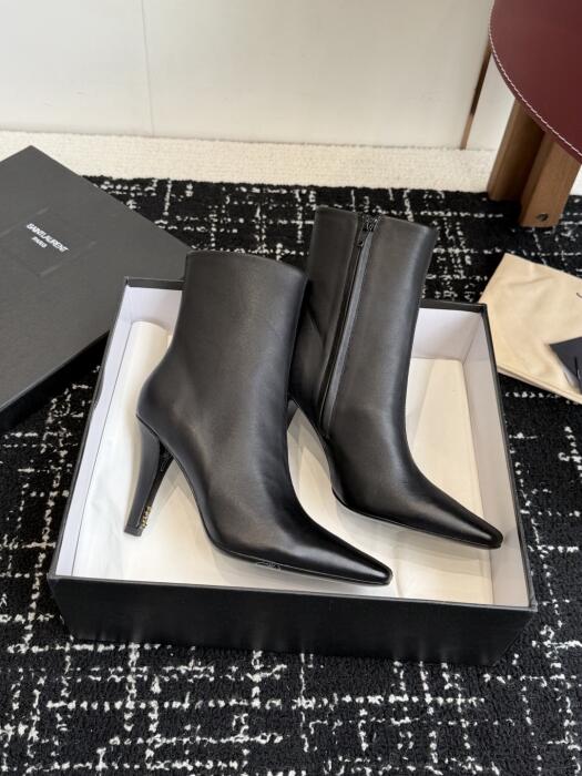 Saint Laurent image 3