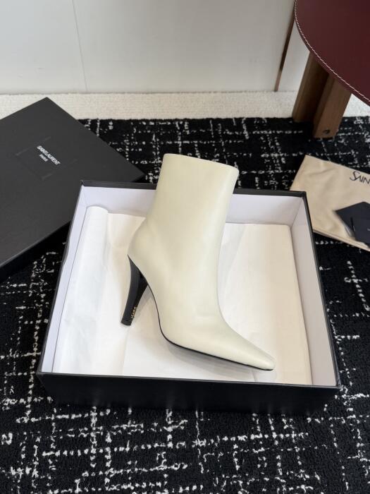 Saint Laurent image 5