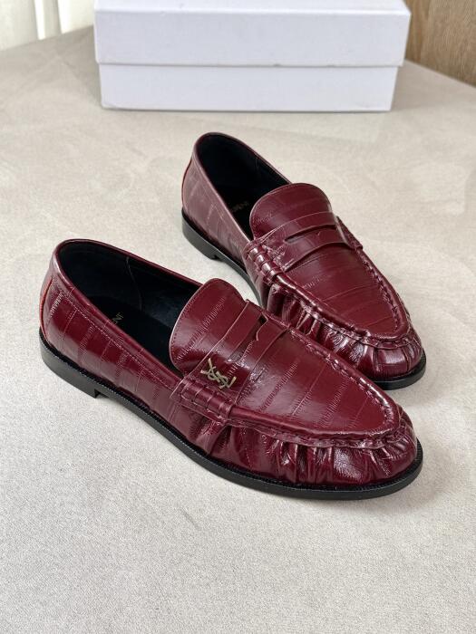 Saint Laurent image 2