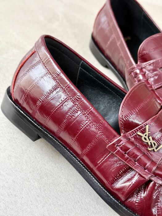 Saint Laurent image 4