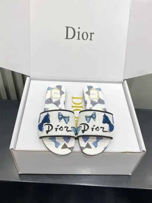 Dior image 0