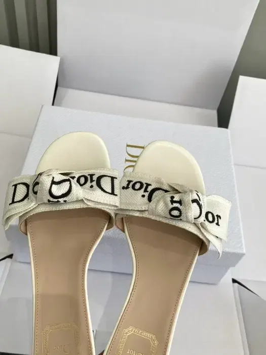 Dior image 2