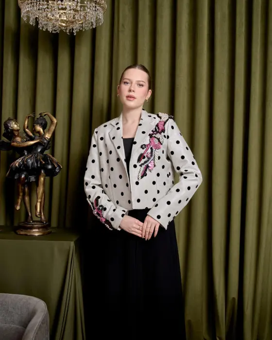 Elegance 02 image 3