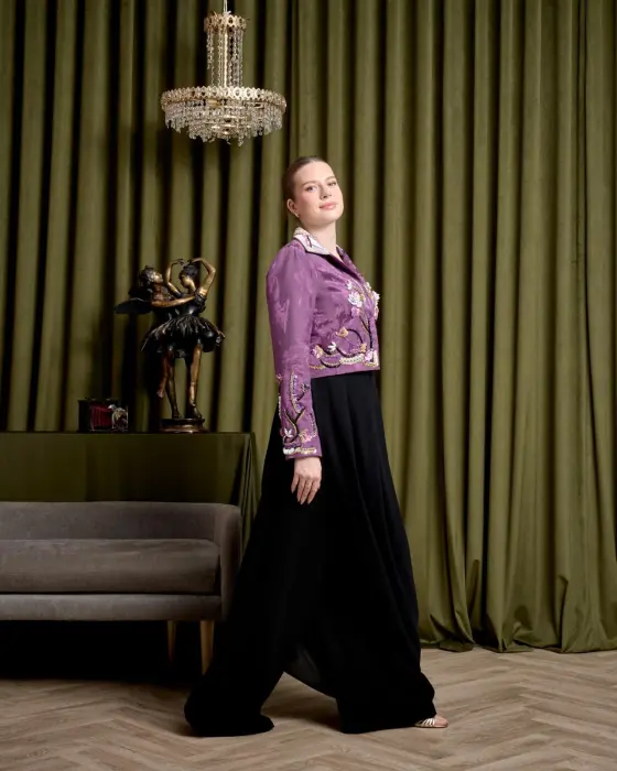 Elegance 04 image 4