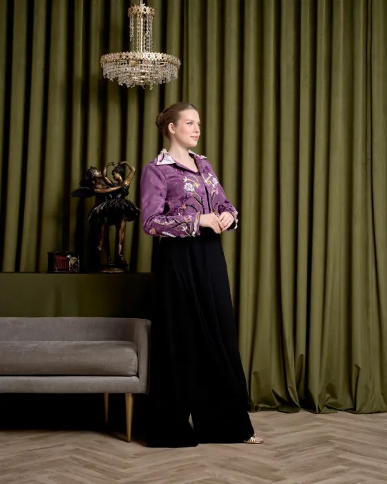 Elegance 04 image 1