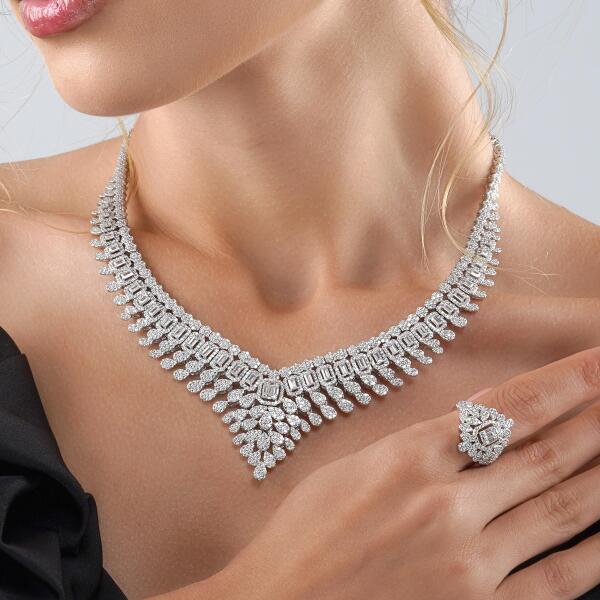 V-Shaped Zircon Silver Set image 1