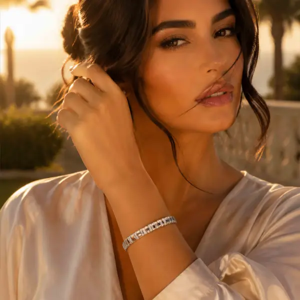 اسوارة لولبية مرصعة بالزركون مطلية بالروديوم image 0