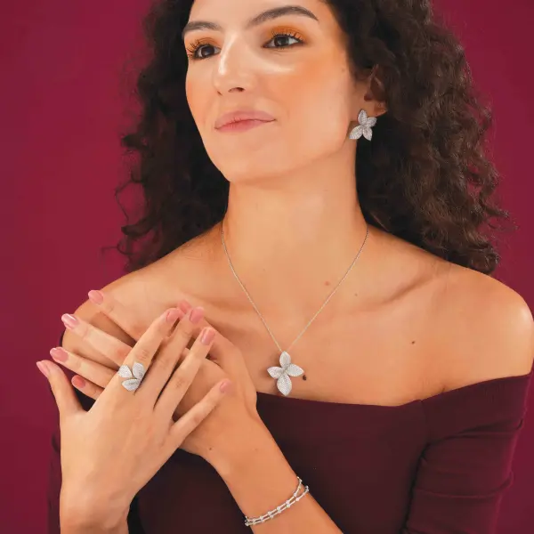 حلق ياسمينة مرصع بالكريستال image 3