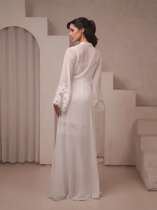 White Bouque image 3