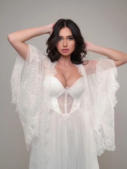 LACE QUEEN image 6