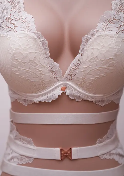  Lace & Brace image 5