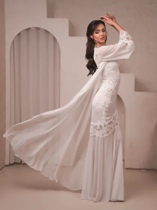 White Bouque image 2