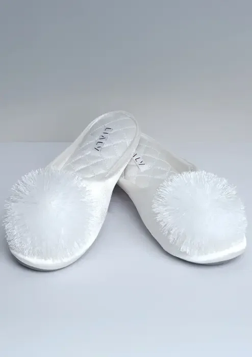 Slippers - Play image 2