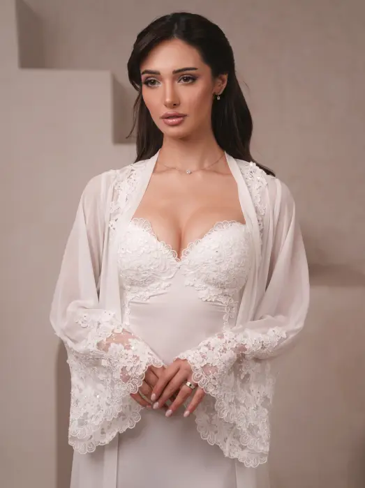 White Bouque image 15