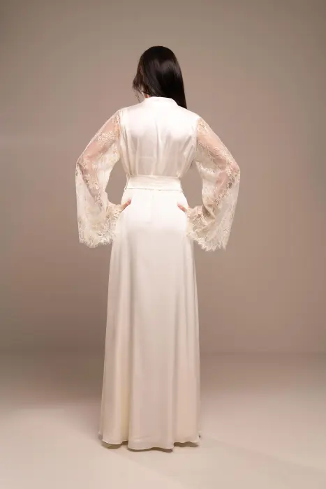 Her Majesty  image 6