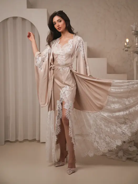 Veloura image 0