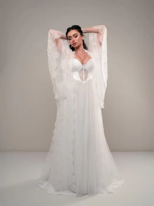 LACE QUEEN image 5