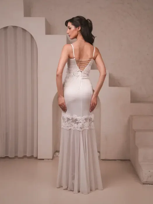 White Bouque image 4