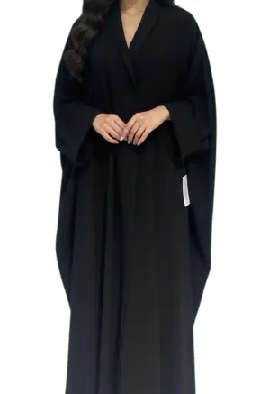 عباية سوداء واسعة بتصميم كيب وقماش كوبرا – Abaya Style image 0