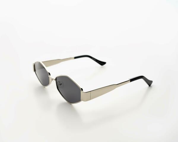 SILVER TRIANGLE image 1
