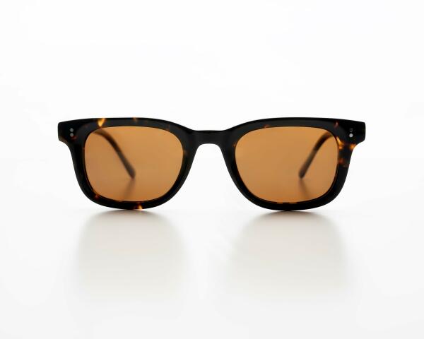 THIN BROWN image 0