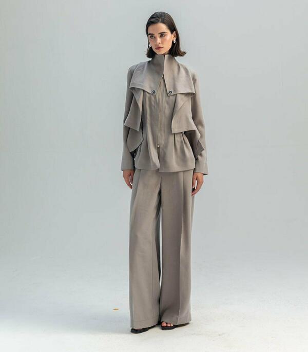 Women's 2-piece suit, featuring a distinctive front-facing jacket and high-waisted wide-leg pants, suitable for work and daily commuting image 1