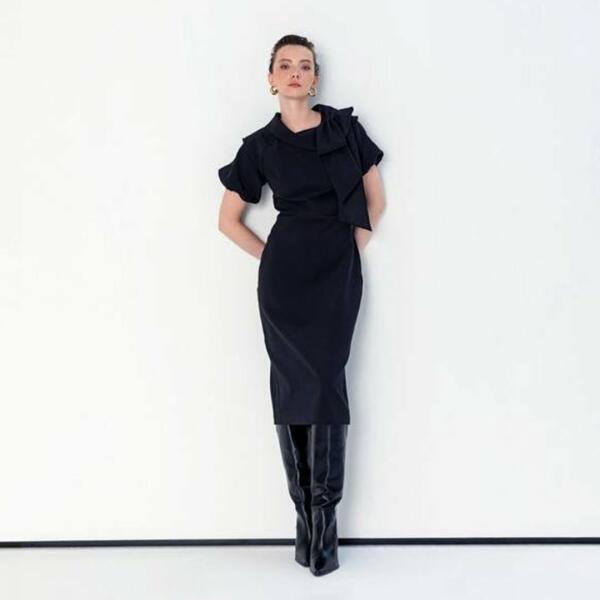 Women's round neck dress with large bow detail and elegant design with short sleeves image 8