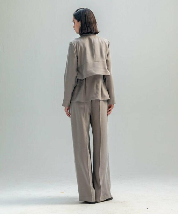 Women's 2-piece suit, featuring a distinctive front-facing jacket and high-waisted wide-leg pants, suitable for work and daily commuting image 6