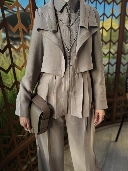 Women's 2-piece suit, featuring a distinctive front-facing jacket and high-waisted wide-leg pants, suitable for work and daily commuting image 7