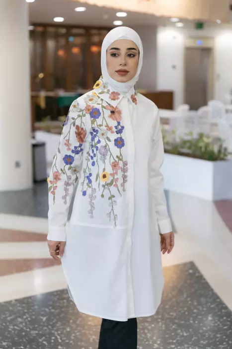 Elegant Shirt With Roses image 8