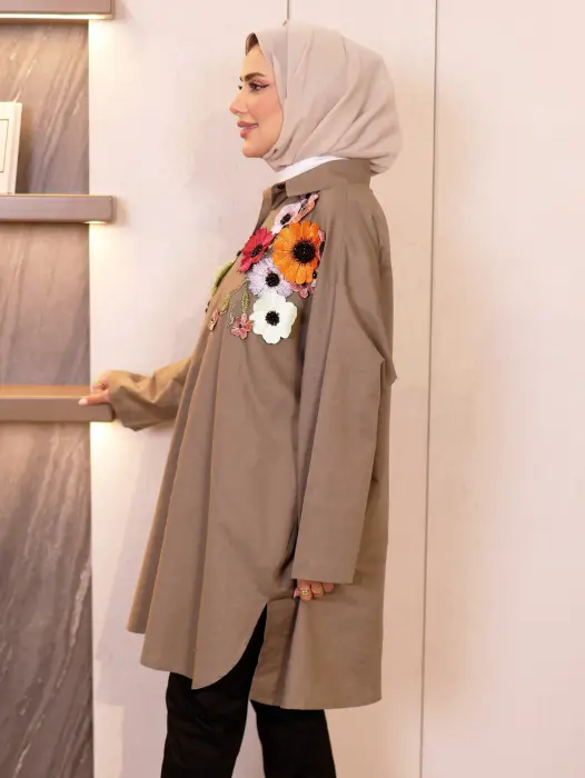 قميص من اللنن مع ورد وشك image 2