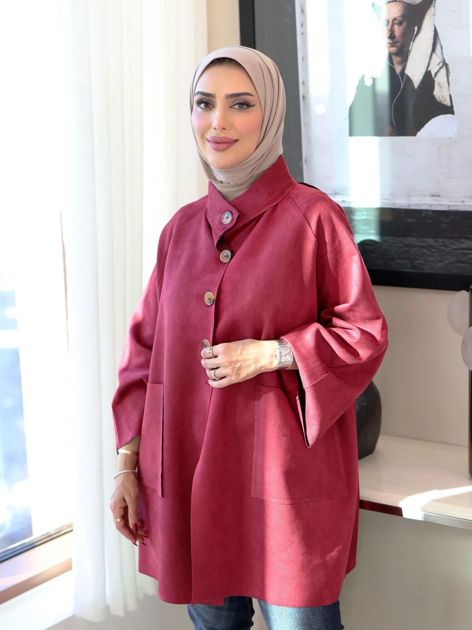 جاكيت نسائي عنابي من الشامواه