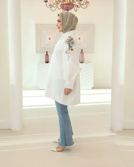قميص فضفاض نسائي بتطريزات منسدلة image 5