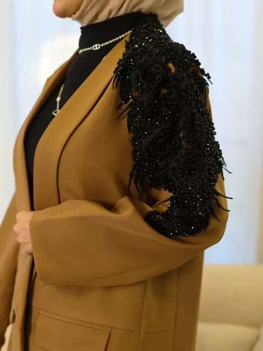 Crepe jacket with lace image 2